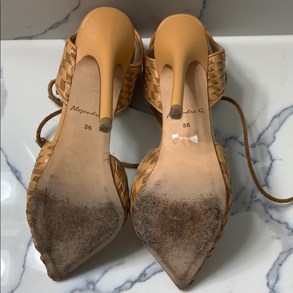 Alejandra G Pumps - Picture 4 of 4